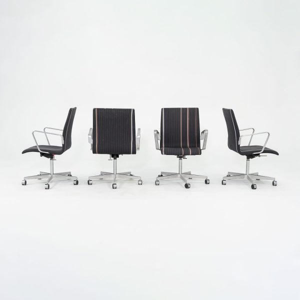 2012 Arne Jacobsen Oxford Low Desk Chair for Fritz Hansen in Fabric 4x Available Sale