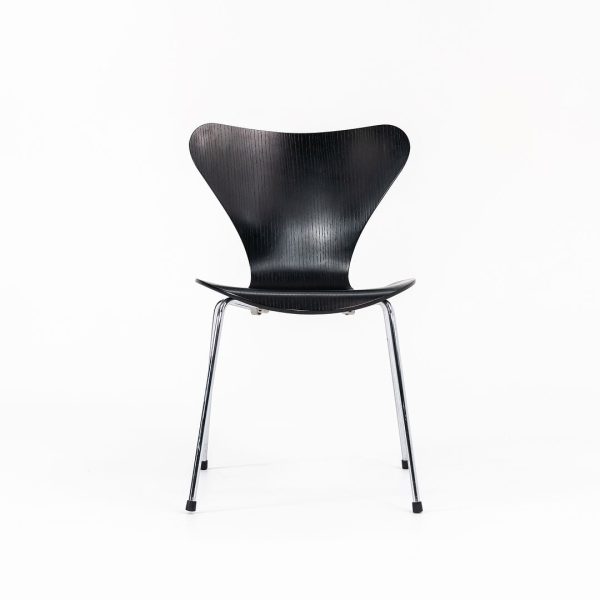 1998 Series 7 Chair, Model 3107 by Arne Jacobsen for Fritz Hansen in Ebonized Ash 15x Available Online Hot Sale