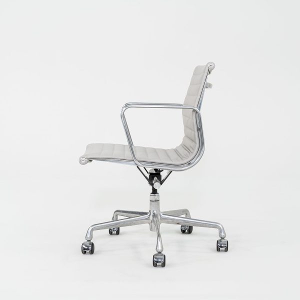 2010s Herman Miller Eames Aluminum Group Management Desk Chair in Grey Leather For Discount