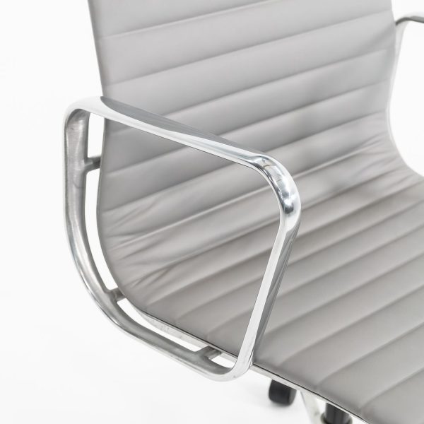 2010s Eames Aluminum Group Management Desk Chair by Ray and Charles Eames for Herman Miller in Grey Leather For Sale