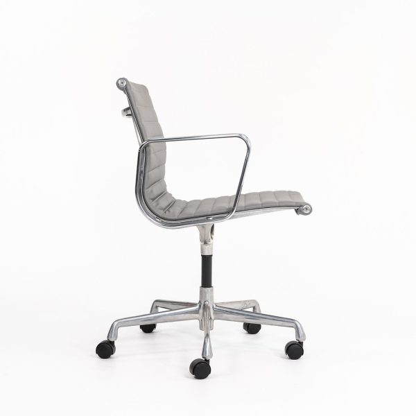 2010s Eames Aluminum Group Management Desk Chair by Ray and Charles Eames for Herman Miller in Grey Leather For Sale