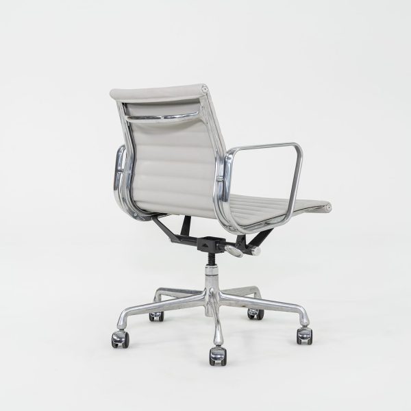 2010s Herman Miller Eames Aluminum Group Management Desk Chair in Grey Leather For Discount