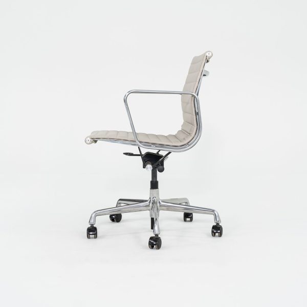 2021 Aluminum Group Management Desk Chair, Model EA335 by Ray and Charles Eames for Herman Miller in Stone Ecohide 6x Available Sale