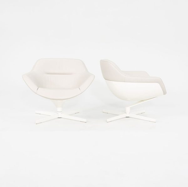 2015 Pair of Auckland 277 Lounge Chairs by Jean-Marie Massaud for Cassina in White Leather For Sale