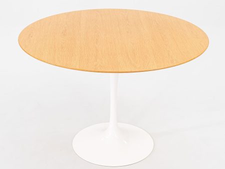 2009 Tulip Dining Table, Model 173O by Eero Saarinen for Knoll in White with Light Oak 42 inch Top #2 Fashion