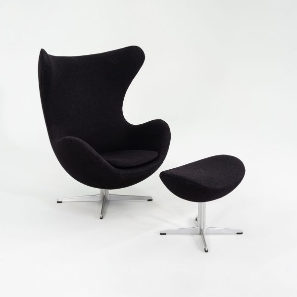 1967 Arne Jacobsen for Fritz Hansen Egg Chair and Ottoman in Black Fabric For Cheap