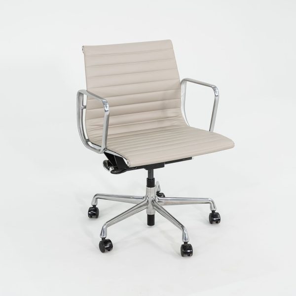 2021 Aluminum Group Management Desk Chair, Model EA335 by Ray and Charles Eames for Herman Miller in Stone Ecohide 6x Available Sale