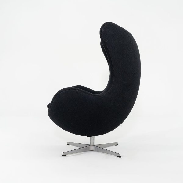 1993 Arne Jacobsen for Fritz Hansen Egg Chair and Ottoman in Black Fabric Online Hot Sale